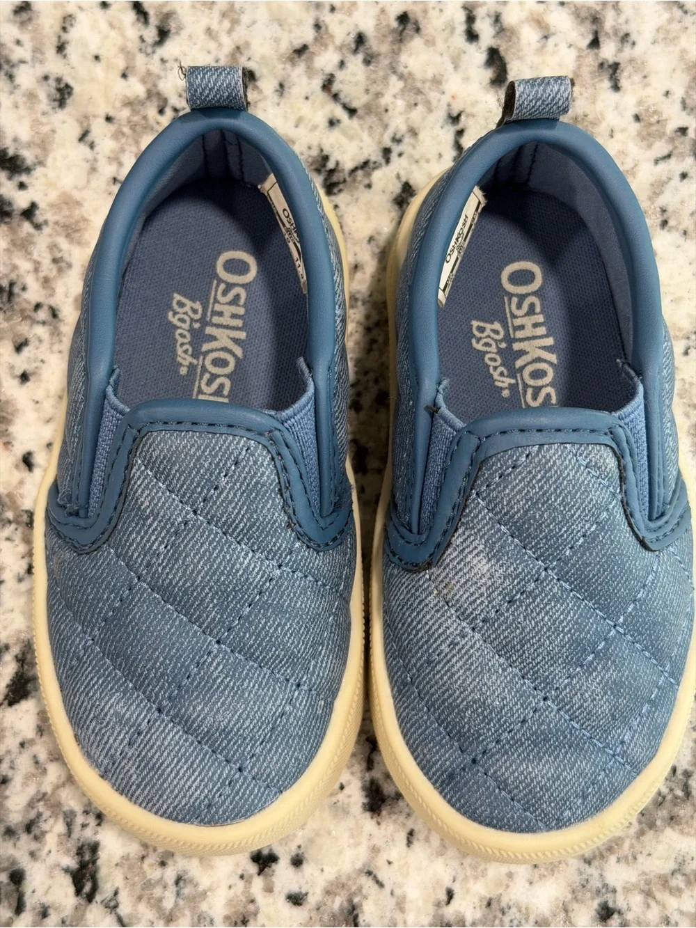 OshKosh B’Gosh Kids Unisex Light Blue Quilted Slip-On Sneakers, Size 4m